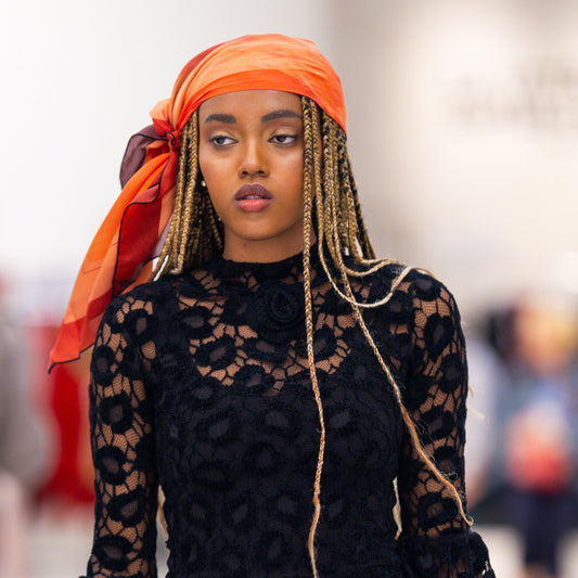 Delinor carre soie Lautitia bourgogne 35in 90cm luxury red burgundy coral silk scarf fashion show