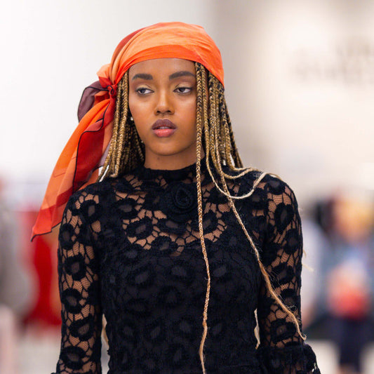 Delinor carre soie Lautitia bourgogne 35in 90cm luxury red burgundy coral silk scarf fashion show