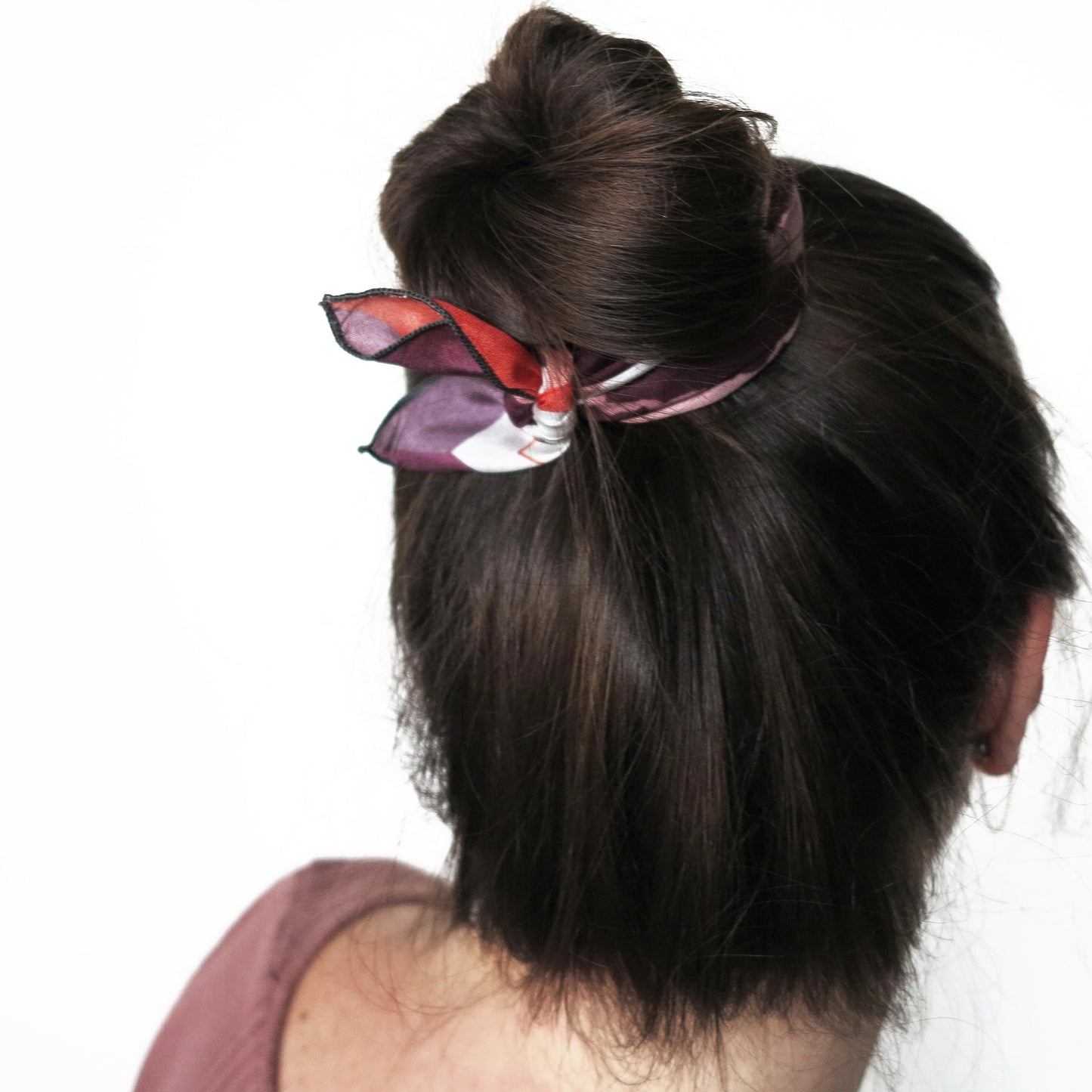 Delinor carre soie Novae violet rose 16x16 luxury purple pink red silk scarf wear hair accessory
