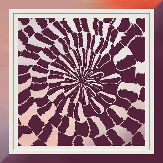 Delinor carre soie Novae violet rose vue entiere 35in 90cm luxury purple pink red custom silk scarf