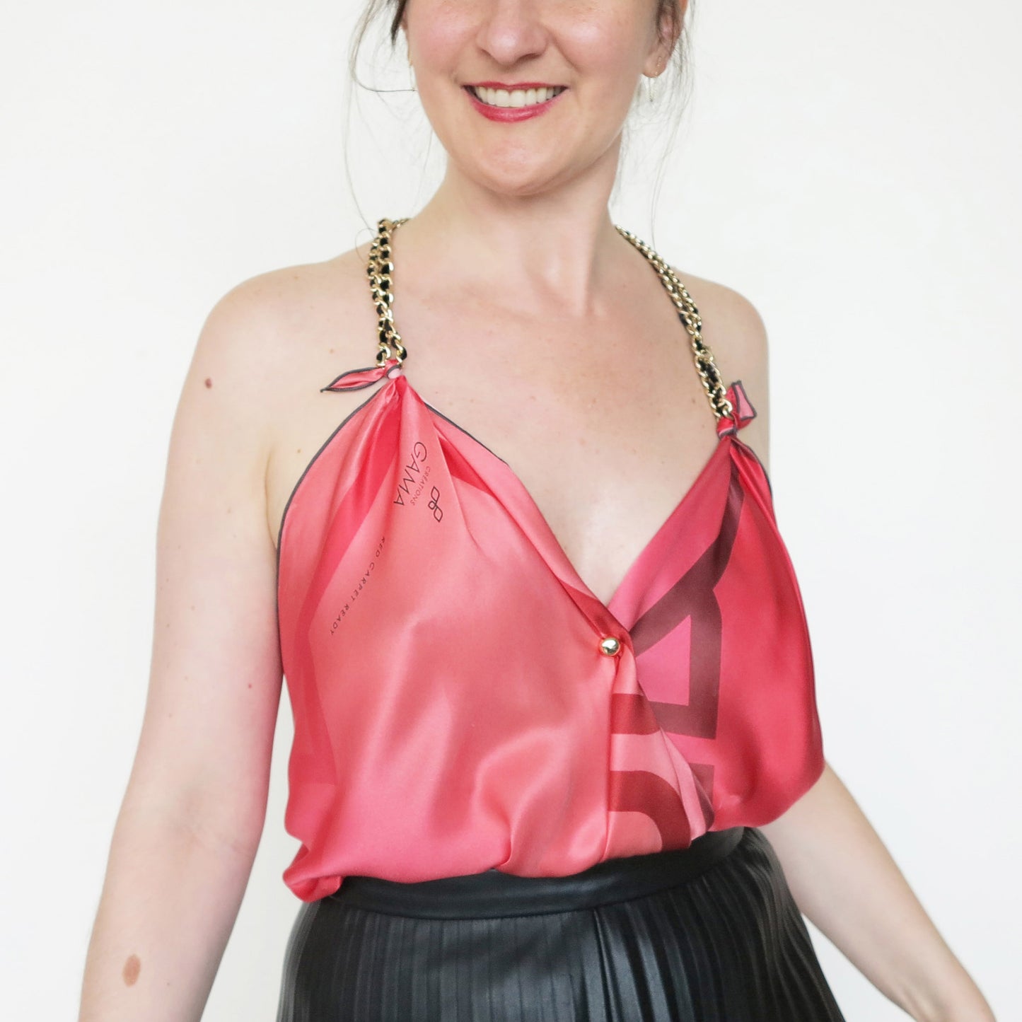 Delinor foulard soie collab creations Gama 35in 90cm luxury red pink burgundy silk scarf wear top