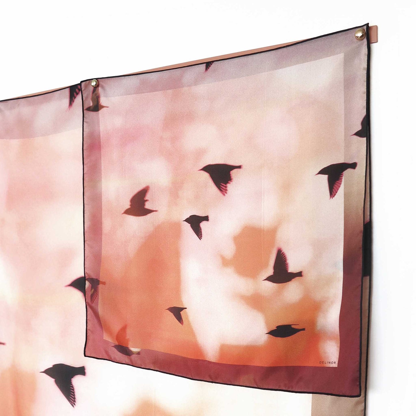 Delinor foulard soie Aera Rosella Petit 16in 40cm luxury silk scarf wildlife oiseau burgundy cherry Designed Montreal
