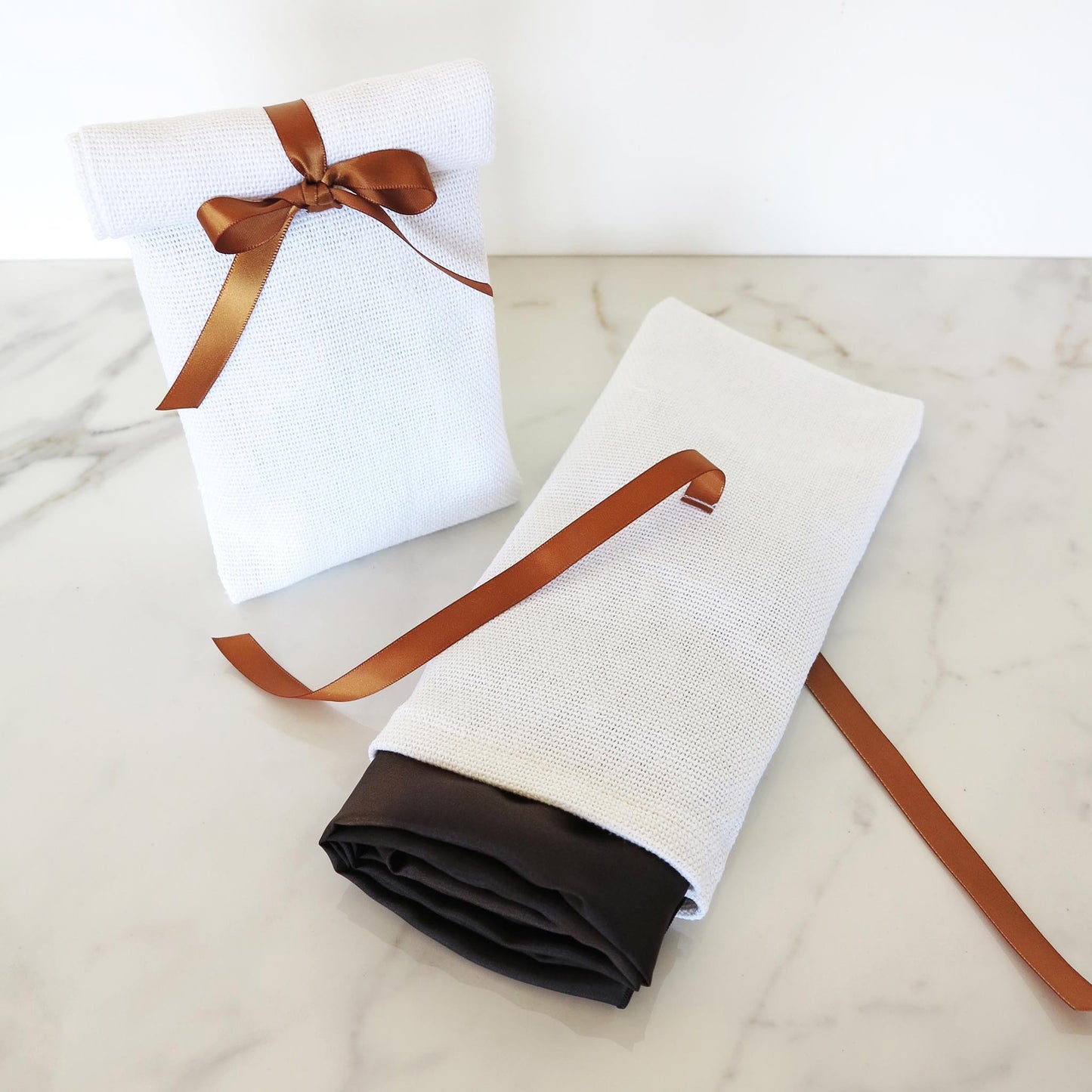 Delinor foulard soie Aera Terranova 50in 127cm luxury silk scarf emballage gift wrap cotton coton Designed Montreal