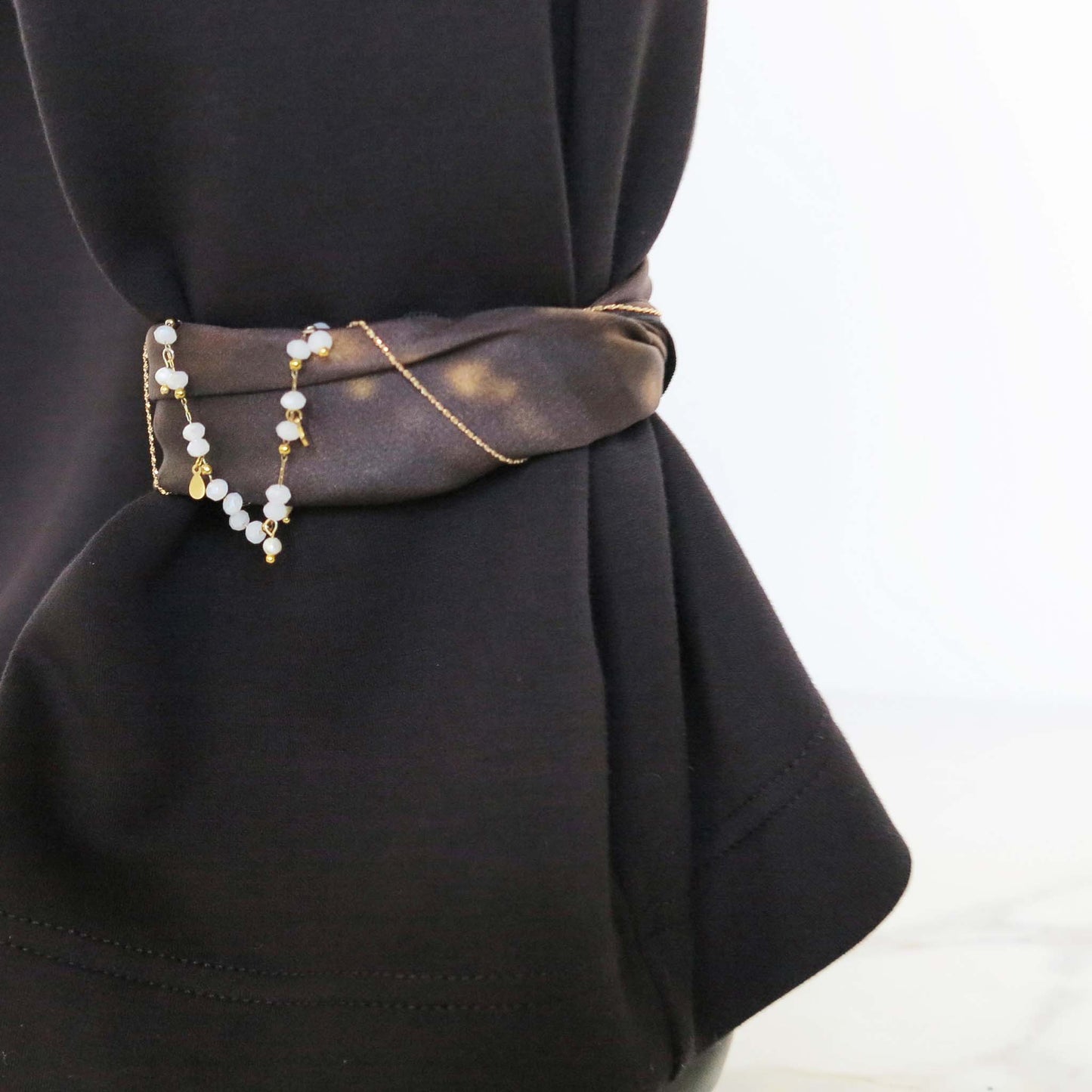 Delinor foulard soie Terranova Petit 16in 40cm silk scarf how to wear it ankle cheville jewel pants Designed Montreal