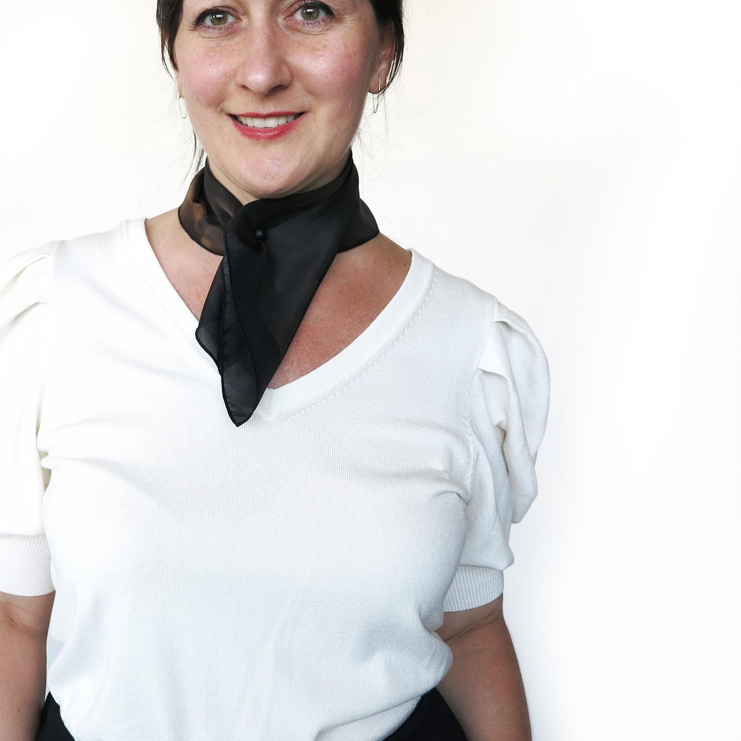 Delinor foulard soie Terranova Petit 16in 40cm silk scarf how to wear it neck mangnet brown fall Montreal
