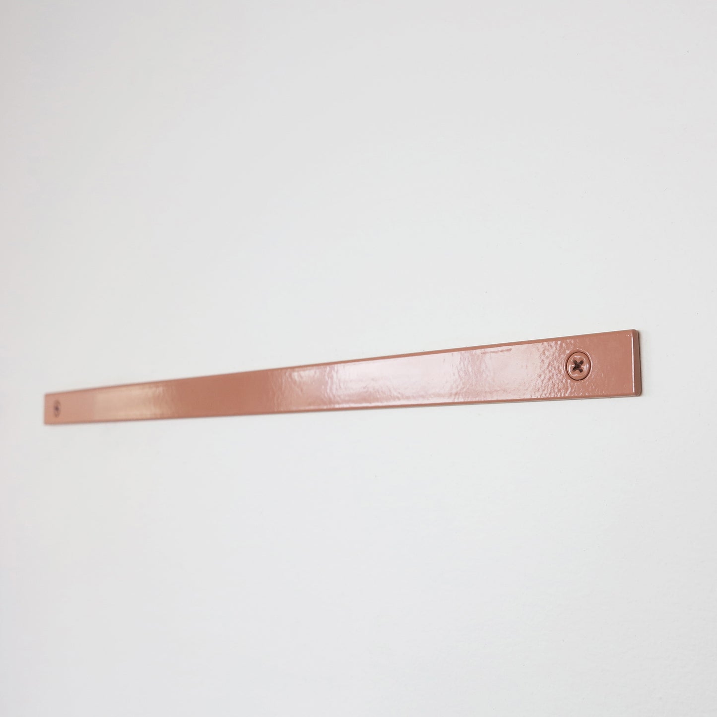 Delinor porte carre en metal rose 15in Linea pink metal hanger for mural art installation screw