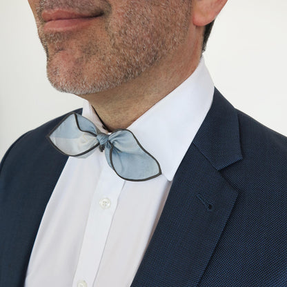 Delinor carre soie Fidem bleu 16x16 luxury blue silk scarf how to wear it man bowtie men