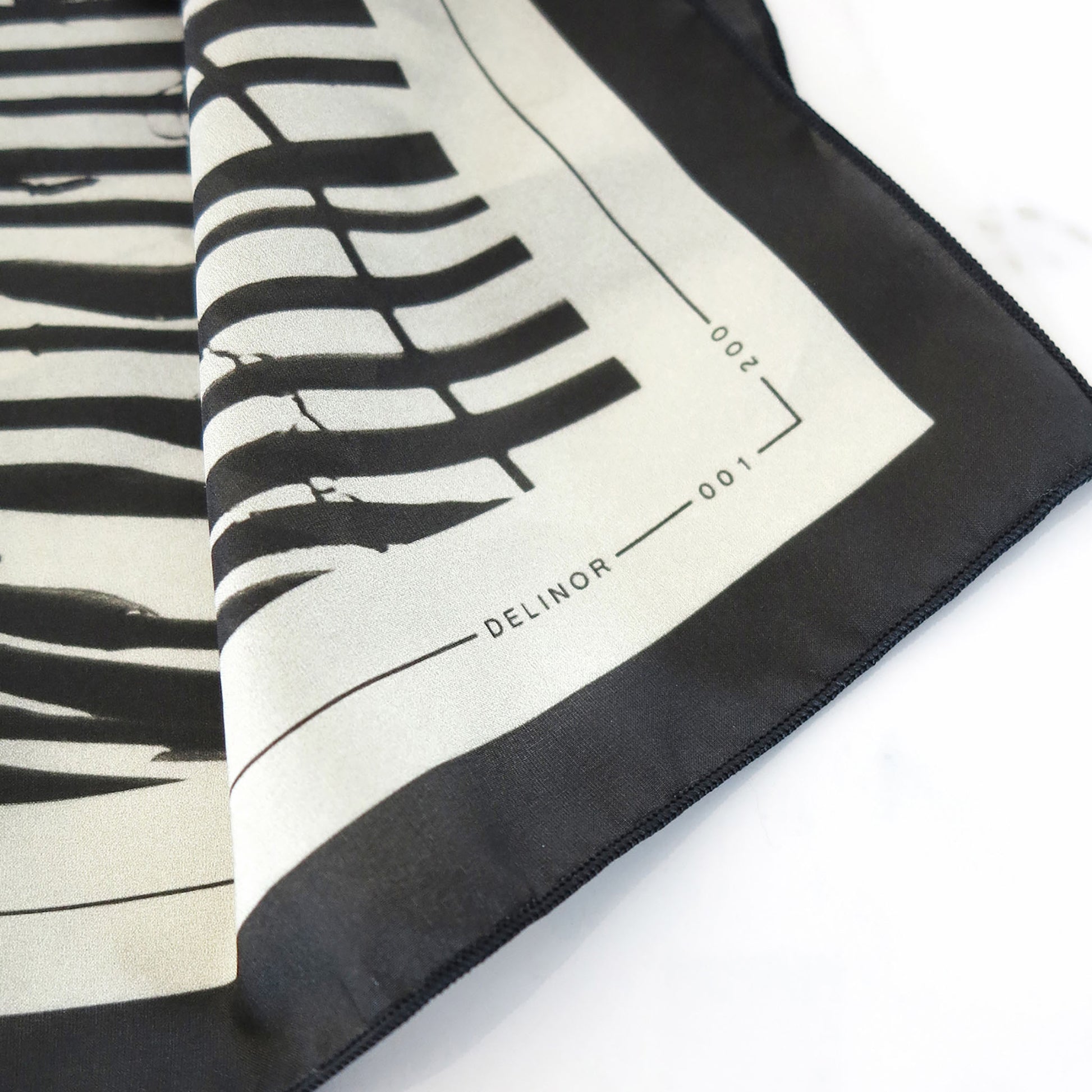Delinor carre soie Mana noir numero edition limite 16x16 limited edition number example silk scarf 