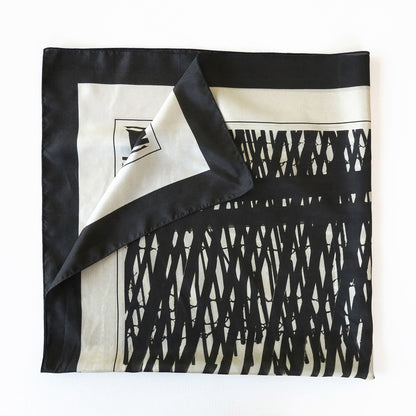 Delinor carre soie Mana noir 35in 90cm luxury black beige taupe silk scarf folded plie