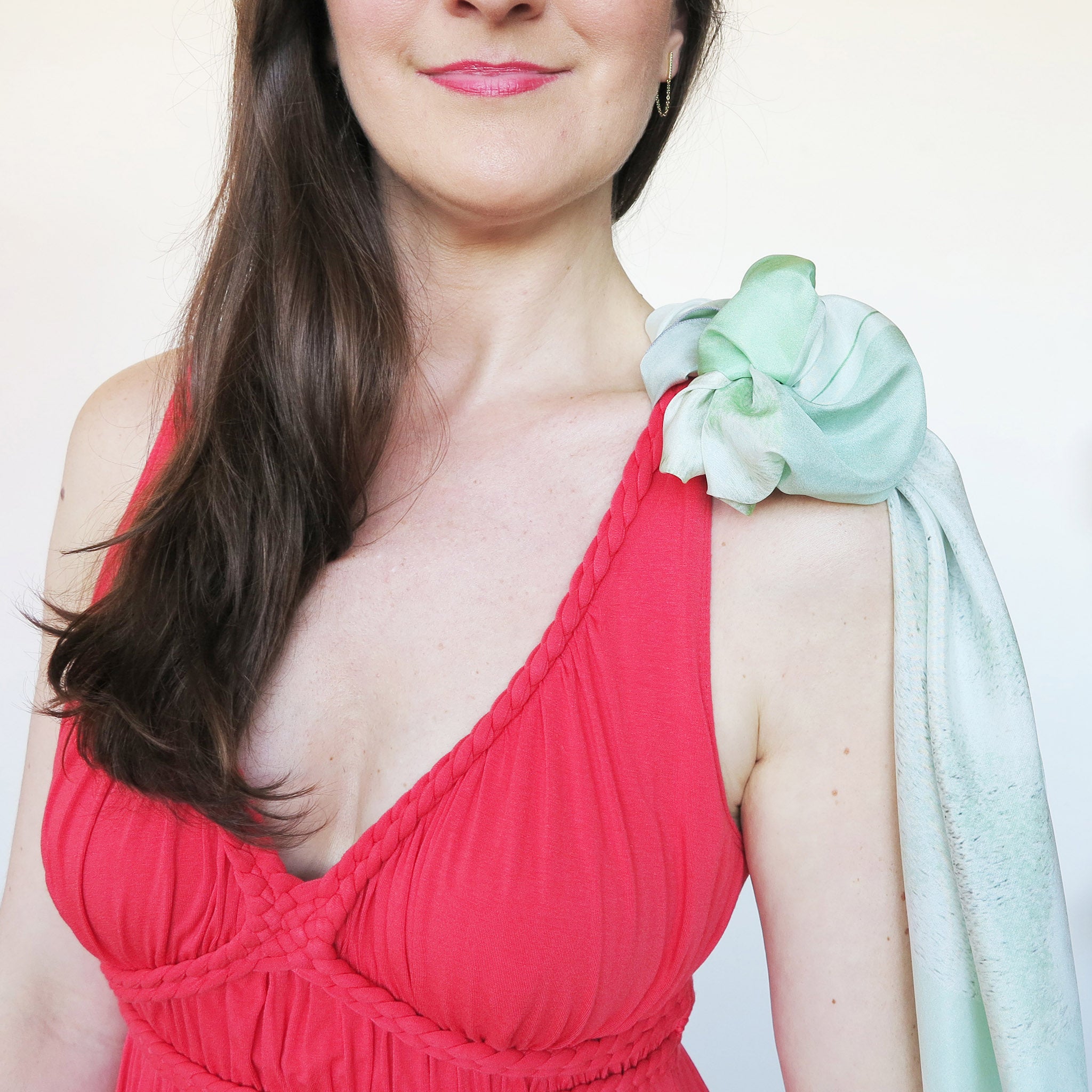 Delinor carre soie Odyssea  vert sauge 35in 90cm  luxury mint green silk scarf  wear on shoulder