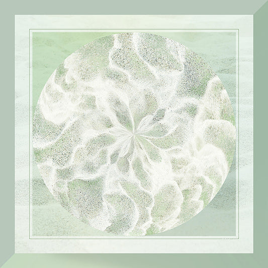 Delinor carre soie Odyssea  vert sauge  vue entiere 35in 90cm  luxury mint green cream  silk scarf 