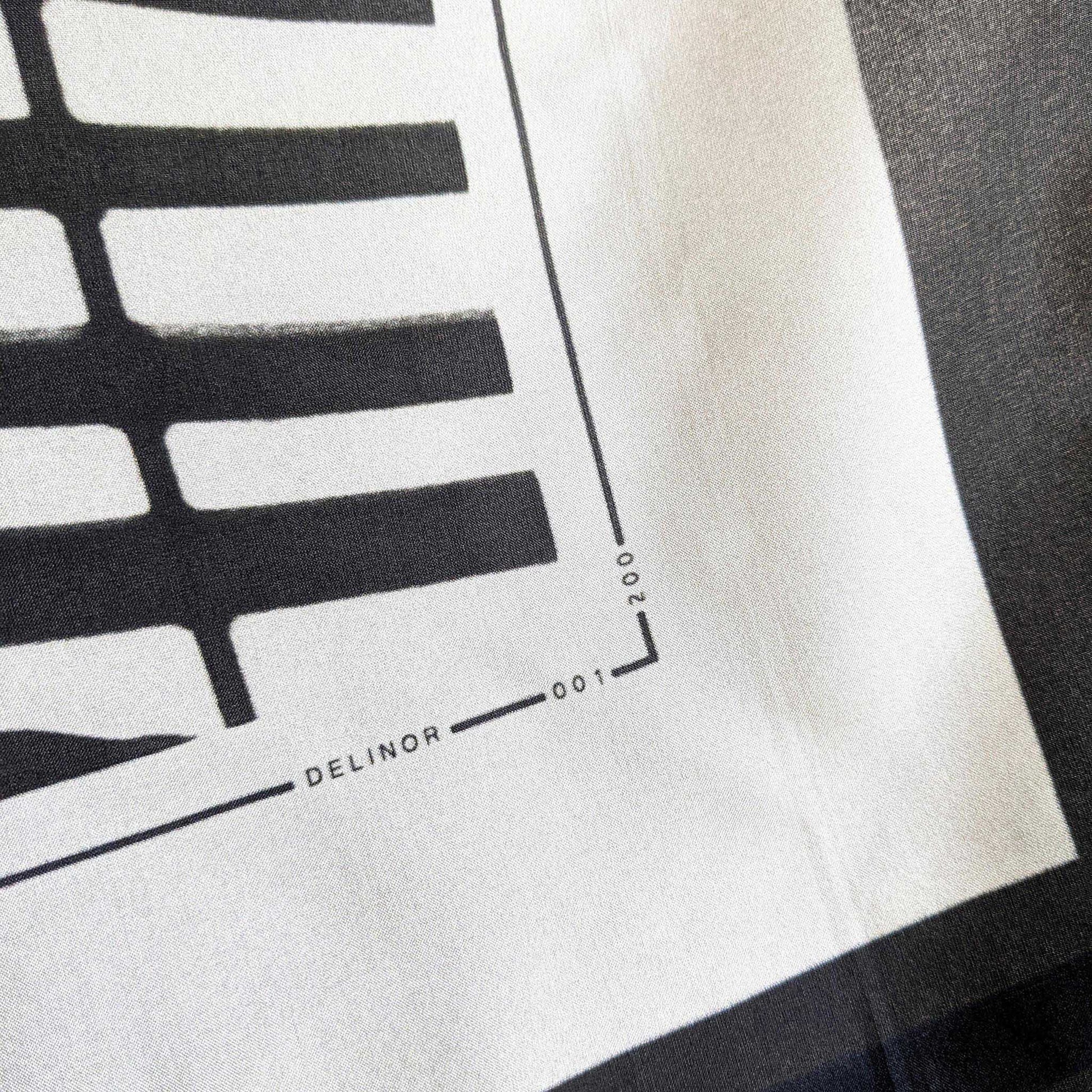 Delinor carre soie Mana noir numerote 35in 90cm luxury black beige taupe numbered silk scarf  