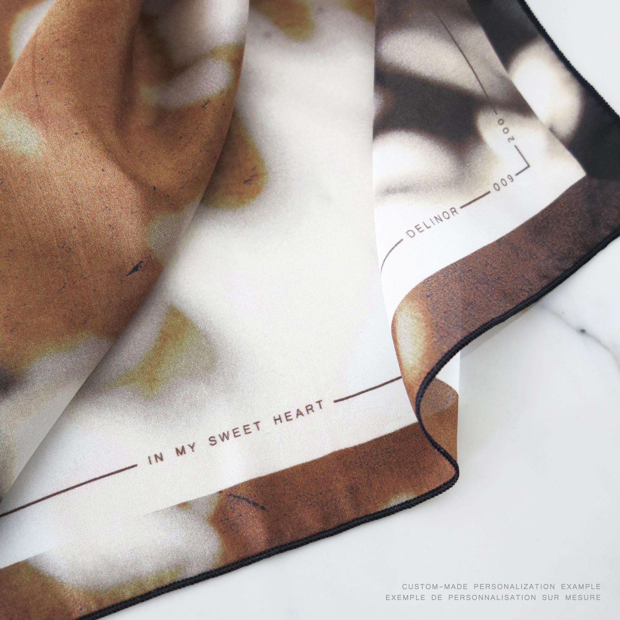 Delinor carre soie Myriad brun personnalise 16x16 luxury brown mocha white custom silk scarf 