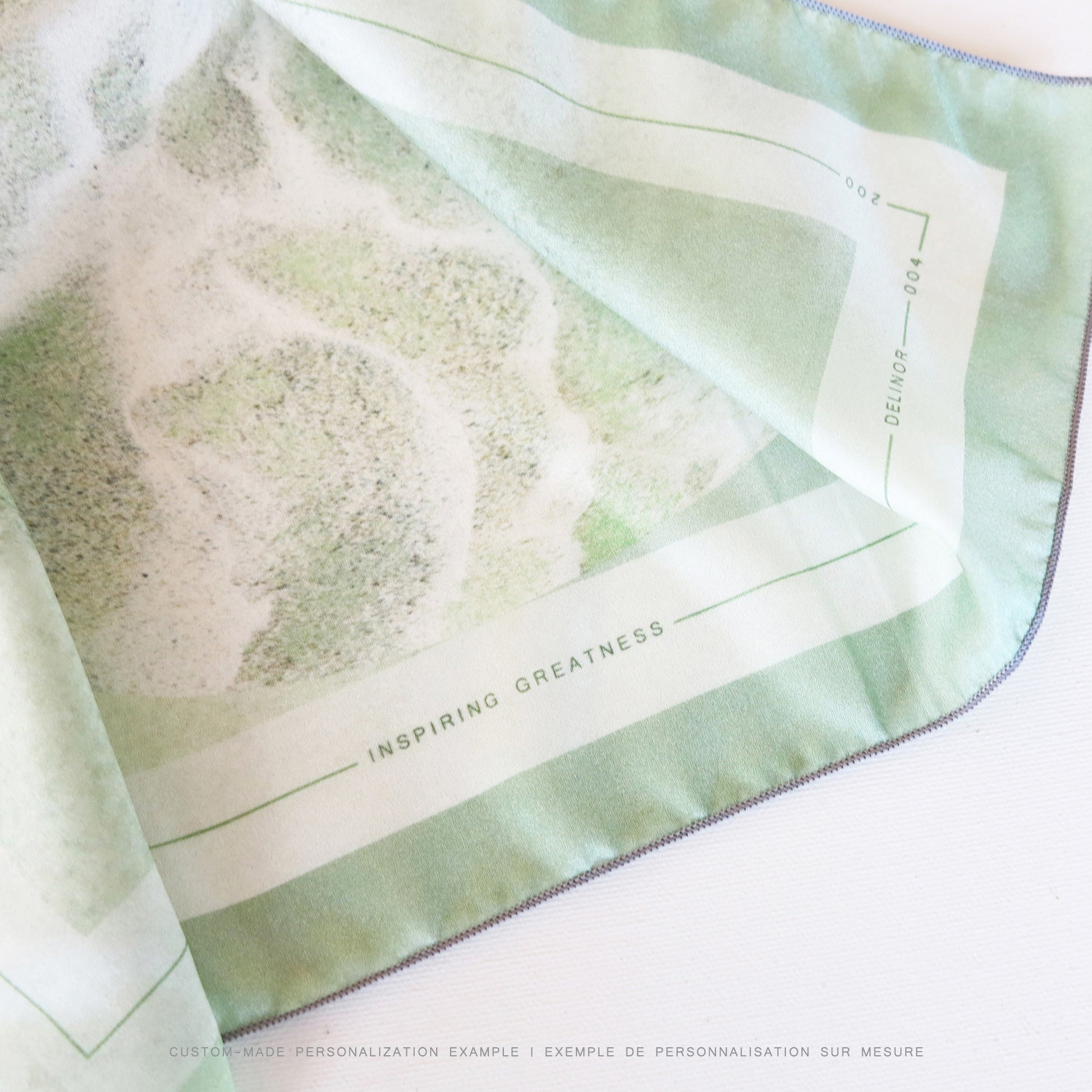 Delinor carre soie Odyssea  vert sauge  personnalise 16x16  luxury mint green custom silk scarf 