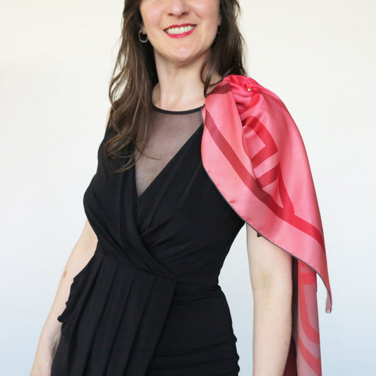Delinor foulard soie collab creations Gama 35in 90cm luxury red pink burgundy silk scarf on shoulder