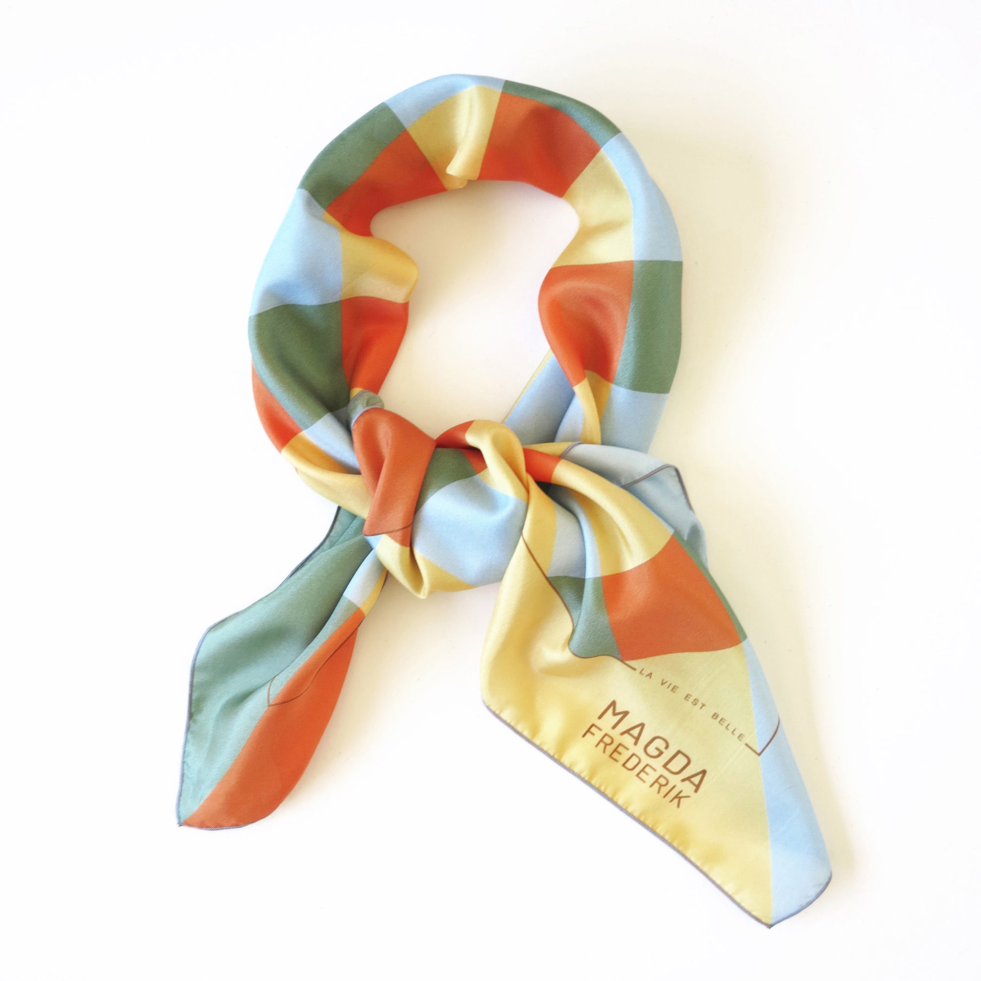Delinor foulard soie La vie est belle vert 35in 90cm luxury  green yellow blue silk scarf wear idea