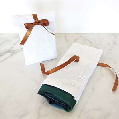 Delinor foulard soie Aera Iridis 50in 127cm luxury silk scarf emballage gift wrap cotton coton white Design Montreal