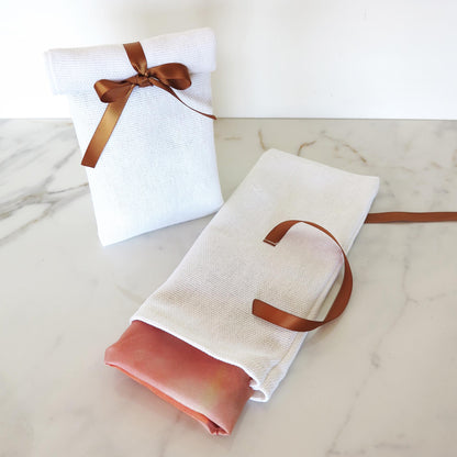 Delinor foulard soie Aera Rosella Petit 16in 40cm luxury silk scarf emballage gift wrap cotton coton Designed Montreal