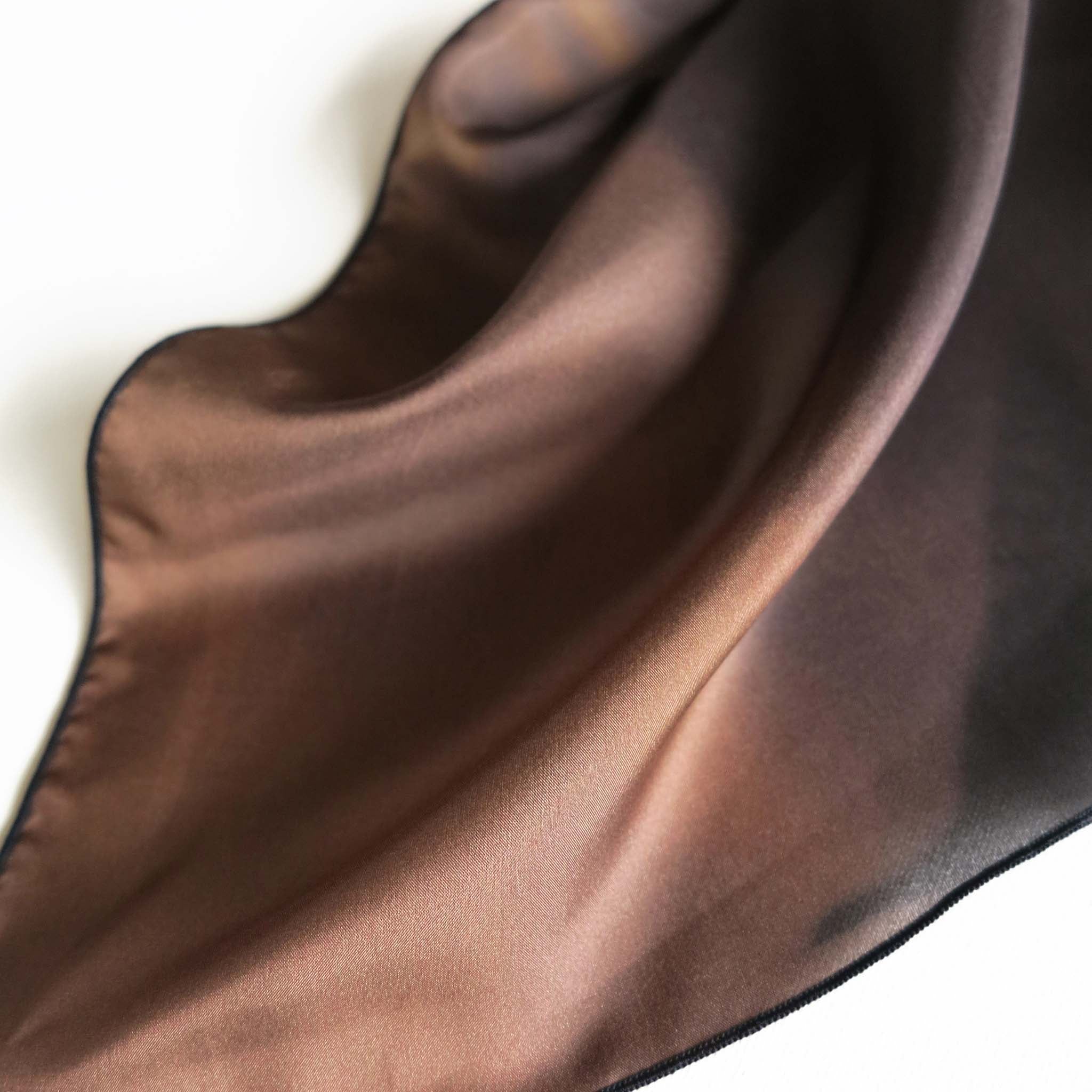 Delinor foulard soie Terranova 50in 127cm luxury silk scarf bordure brodee finition dark brown fall Montreal