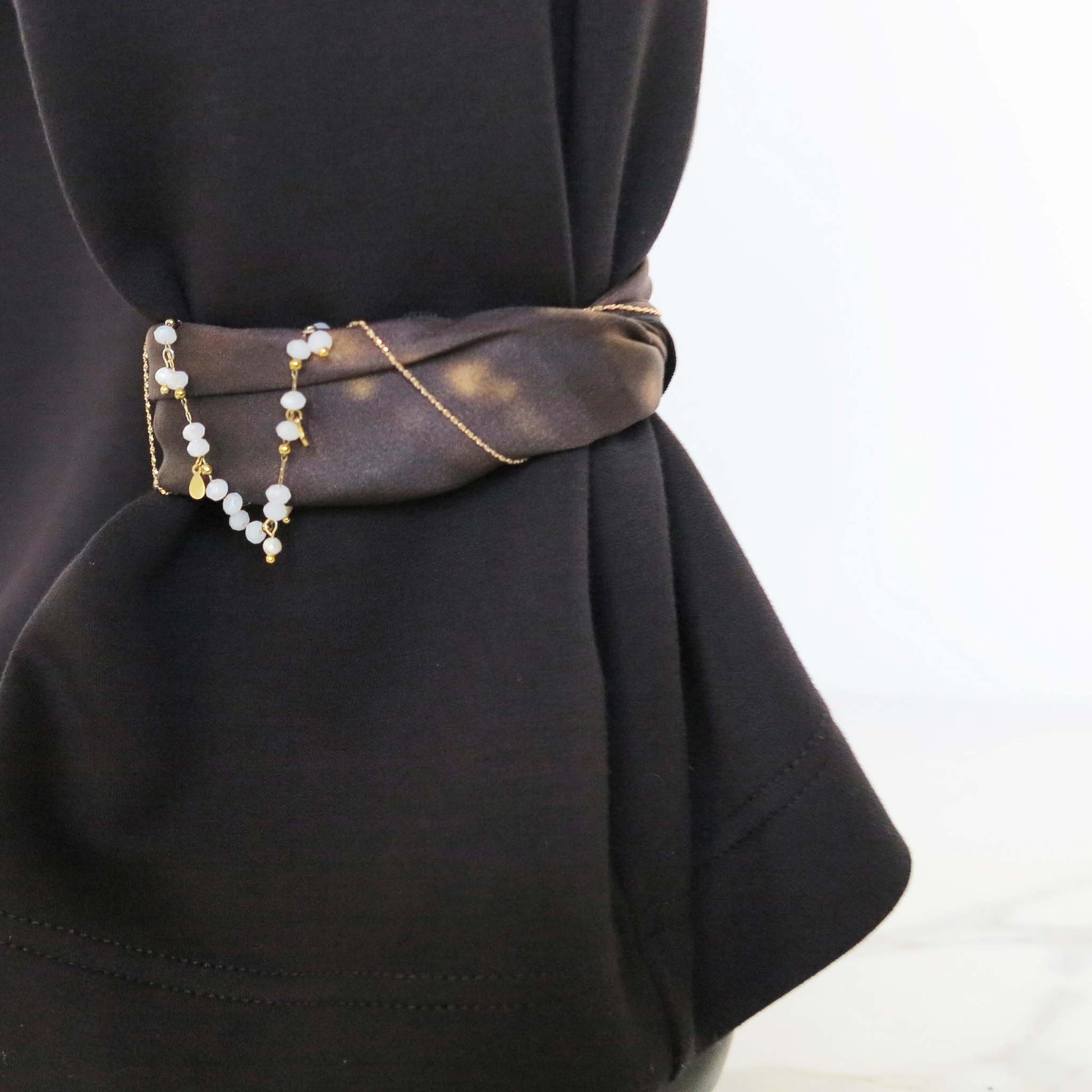 Delinor foulard soie Terranova Petit 16in 40cm silk scarf how to wear it ankle cheville jewel pants Designed Montreal