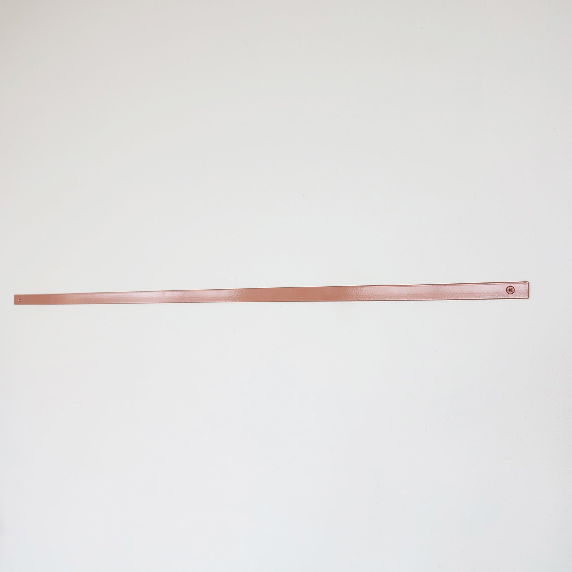 Delinor porte carre rose 35in Linea rose metal hanger for mural art installation screw